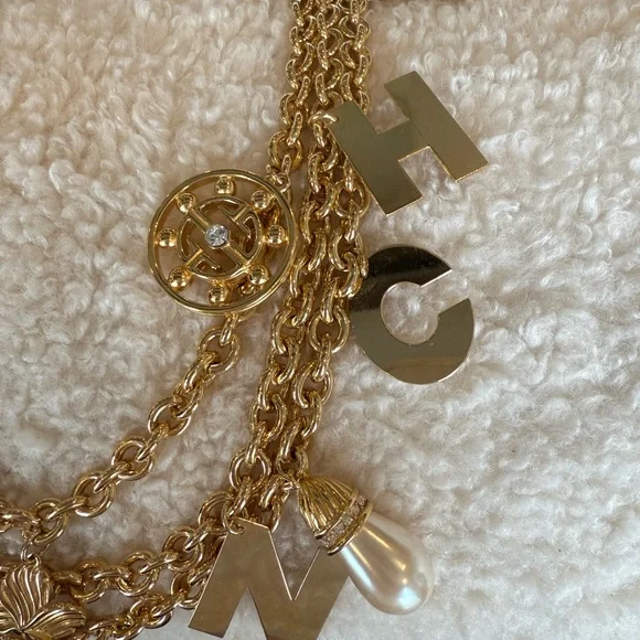 GIVENCHY - Picture 12 of 13